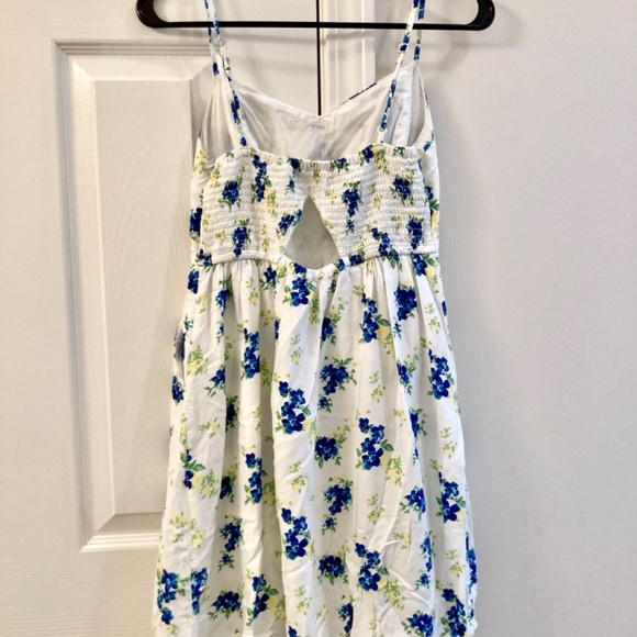 Summery Dress Bundle - Picture 3 of 11